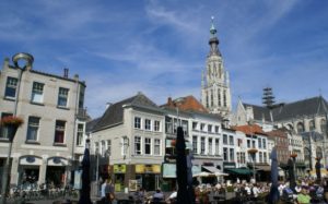 Oude auto ophalen grote markt Breda