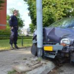 Sloperij Eindhoven schadeauto tegen lantaarnpaal
